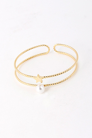 Star And Pearl Charm Attached Cuff Bracelet 5EAI4